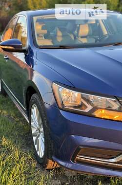 Седан Volkswagen Passat 2016 в Києві