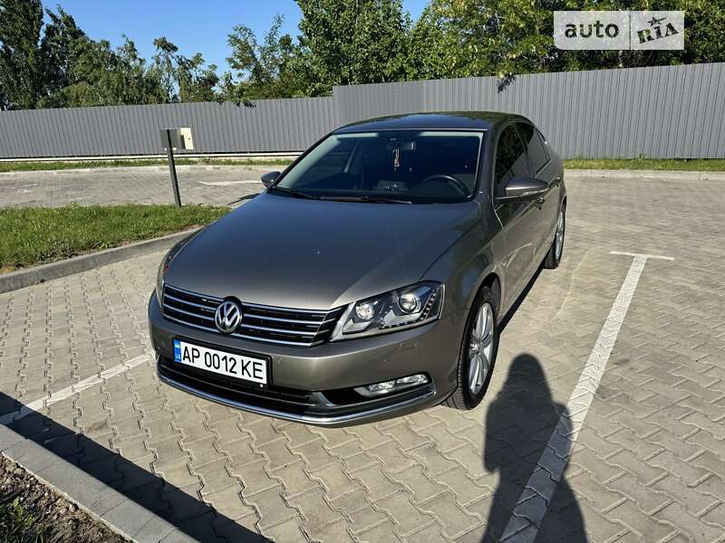 Седан Volkswagen Passat 2012 в Запоріжжі