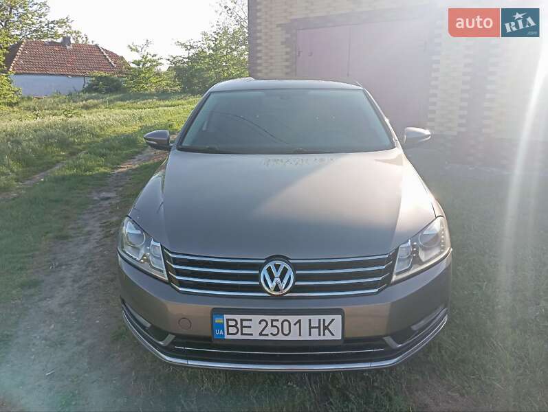 Седан Volkswagen Passat 2011 в Миколаєві