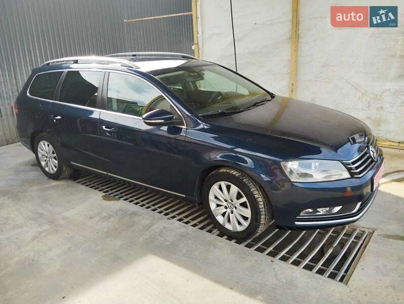 Універсал Volkswagen Passat 2010 в Чернівцях