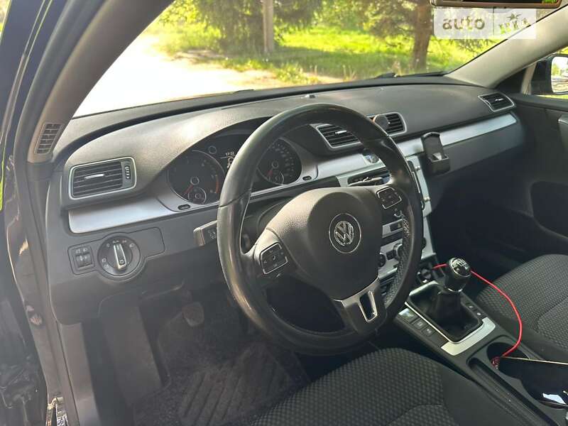 Універсал Volkswagen Passat 2014 в Львові