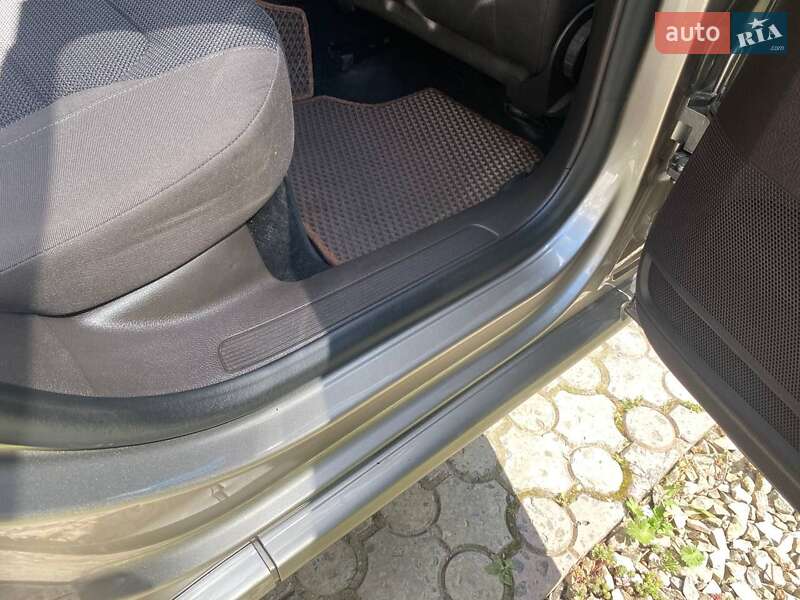 Универсал Volkswagen Passat 2014 в Ивано-Франковске