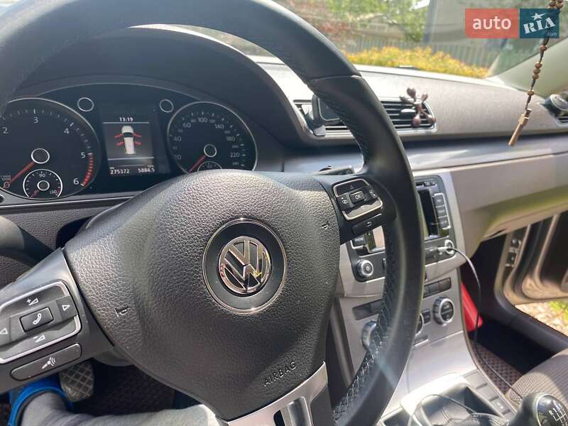 Универсал Volkswagen Passat 2014 в Ивано-Франковске