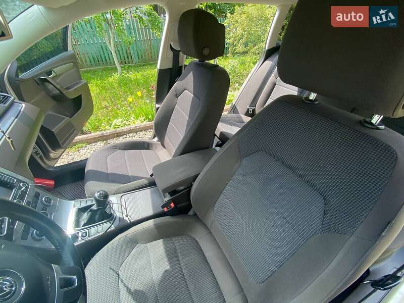 Универсал Volkswagen Passat 2014 в Ивано-Франковске