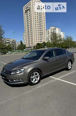 Volkswagen Passat 2011