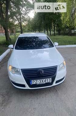 Седан Volkswagen Passat 2005 в Марганце