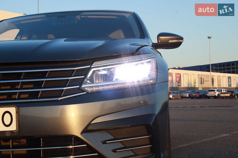 Седан Volkswagen Passat 2017 в Киеве