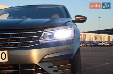 Седан Volkswagen Passat 2017 в 