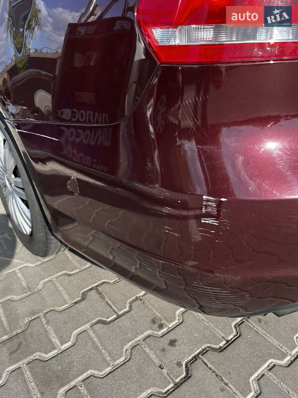 Седан Volkswagen Passat 2013 в Києві