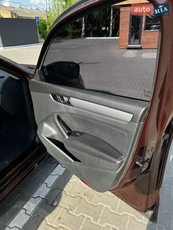 Седан Volkswagen Passat 2013 в 