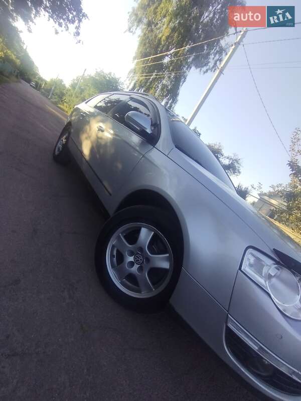 Универсал Volkswagen Passat 2008 в Коростене