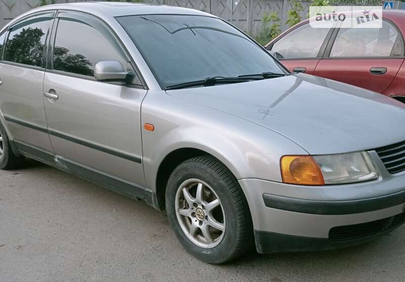 Седан Volkswagen Passat 1997 в Полтаве