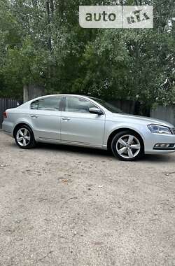 Седан Volkswagen Passat 2010 в Киеве