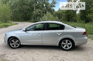 Седан Volkswagen Passat 2010 в Киеве