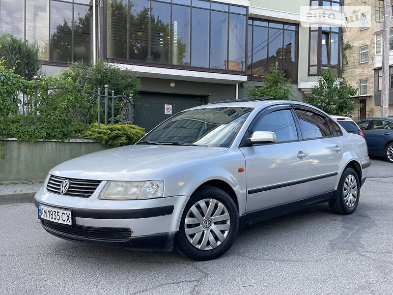 Седан Volkswagen Passat 1996 в Вінниці