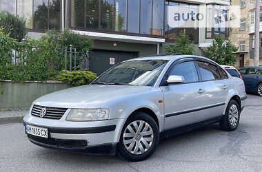 Седан Volkswagen Passat 1996 в Виннице