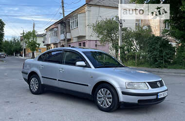 Седан Volkswagen Passat 1996 в Вінниці