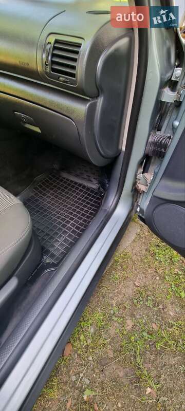 Универсал Volkswagen Passat 2004 в Сколе