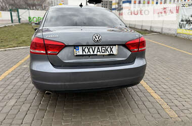 Седан Volkswagen Passat 2013 в Валках