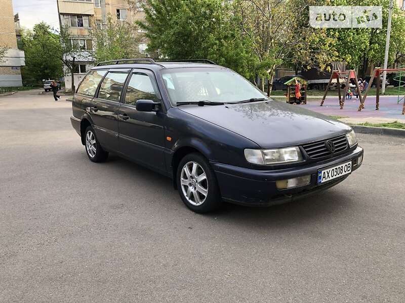 Универсал Volkswagen Passat 1994 в Харькове