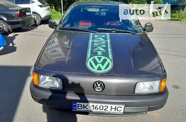 Седан Volkswagen Passat 1989 в Луцьку