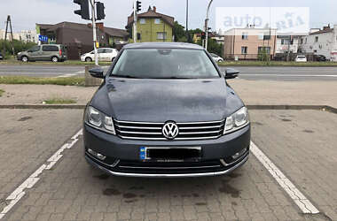 Седан Volkswagen Passat 2011 в Рівному