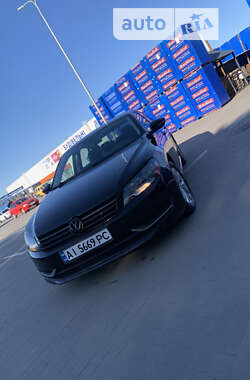 Седан Volkswagen Passat 2011 в Києві