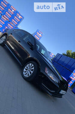 Седан Volkswagen Passat 2011 в Києві