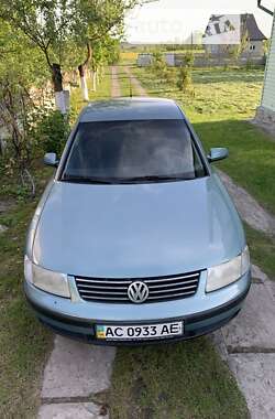 Седан Volkswagen Passat 1998 в Любомле