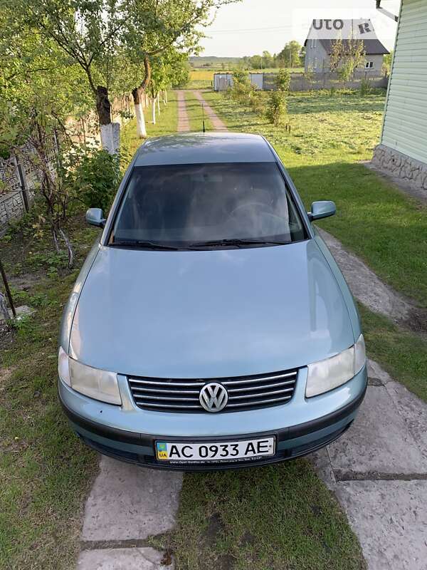 Седан Volkswagen Passat 1998 в Любомле