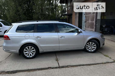 Універсал Volkswagen Passat 2012 в Вінниці