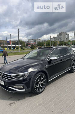 Универсал Volkswagen Passat 2020 в Львове