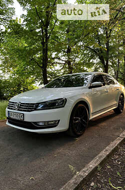 Седан Volkswagen Passat 2012 в Новоукраинке