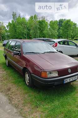 Универсал Volkswagen Passat 1990 в Новояворовске