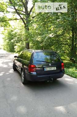 Универсал Volkswagen Passat 1998 в Сарнах
