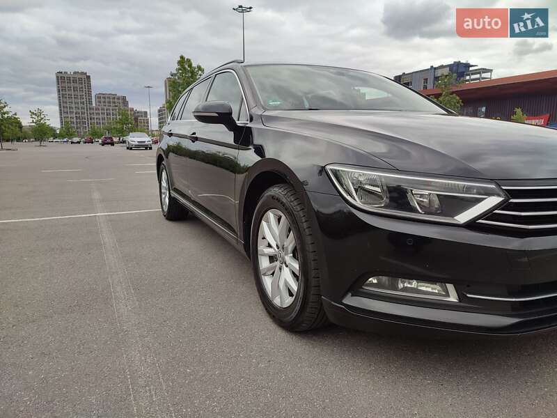 Универсал Volkswagen Passat 2017 в Киеве
