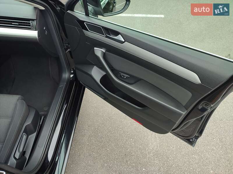 Универсал Volkswagen Passat 2017 в Киеве