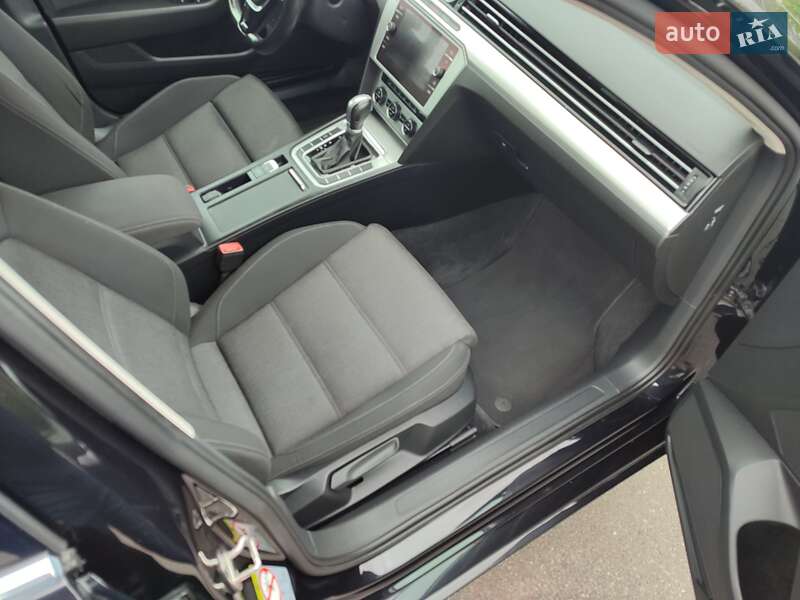 Универсал Volkswagen Passat 2017 в Киеве