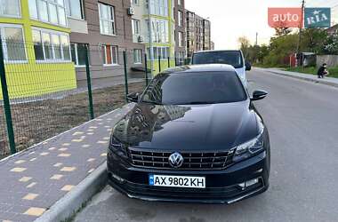 Седан Volkswagen Passat 2018 в Киеве