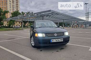Седан Volkswagen Passat 1999 в Киеве