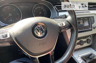 Седан Volkswagen Passat 2015 в Бурині