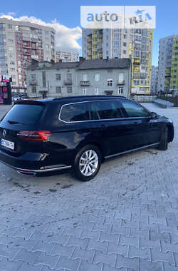 Универсал Volkswagen Passat 2017 в Львове