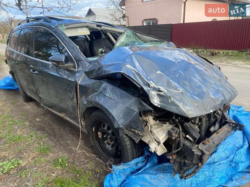 Універсал Volkswagen Passat 2012 в Хмельницькому