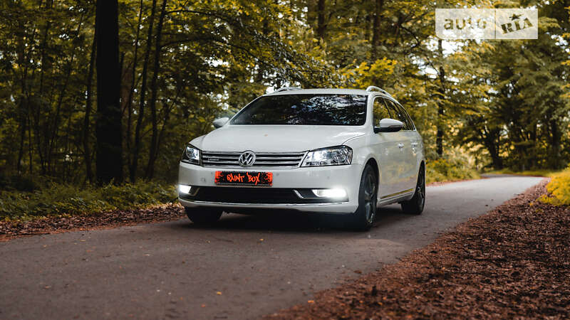 Універсал Volkswagen Passat 2012 в Хмельницькому