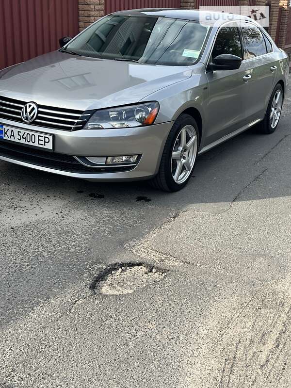 Седан Volkswagen Passat 2013 в Киеве