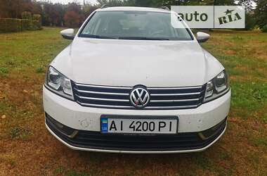 Универсал Volkswagen Passat 2013 в Богуславе