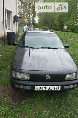 Универсал Volkswagen Passat 1989 в Городке
