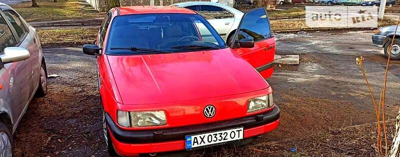 Седан Volkswagen Passat 1988 в Харькове