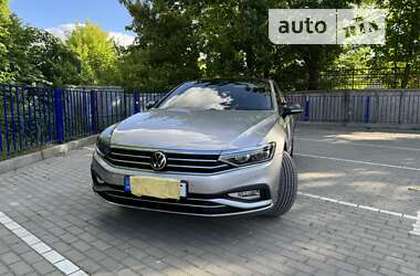 Седан Volkswagen Passat 2021 в Тернополе