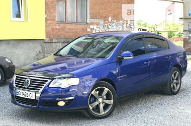 Седан Volkswagen Passat 2009 в Волочиську